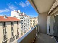 Exclusivité a vendre Toulon T2 dernier étage avec parking et cave — photo 2