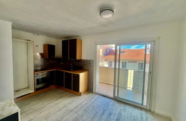 Exclusivité a vendre Toulon T2 dernier étage avec parking et cave — photo 3