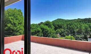 Maison 6 Pièces 160 m² à vendre à Saint-Cyr-sur-Mer (83270)