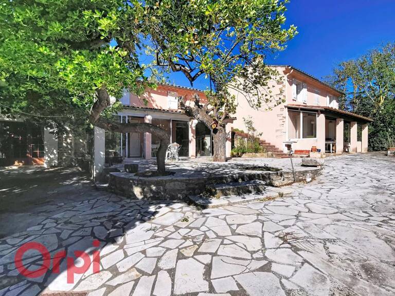 En exclusivité  propriété à vendre divisée en deux habitations — photo 1