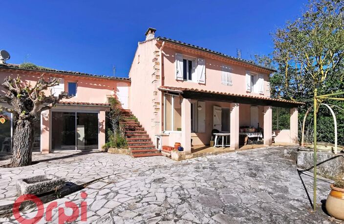 En exclusivité  propriété à vendre divisée en deux habitations — photo 2
