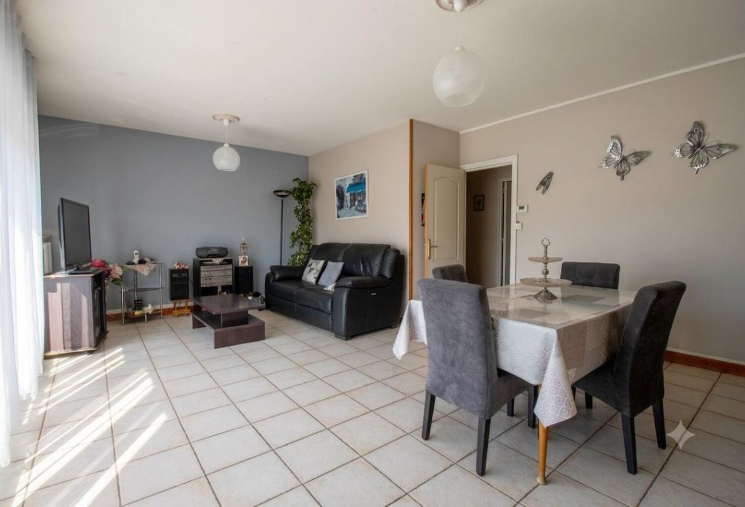Appartement À Vendre — photo 1