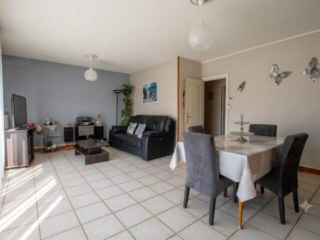 Appartement À Vendre — photo du bien