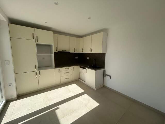 Appartement À Vendre — photo du bien
