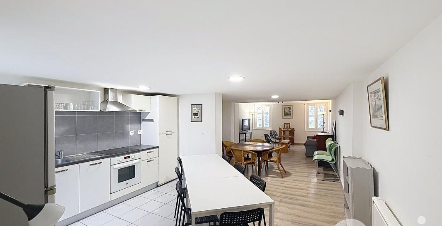 Place des Vosges, Nancy : Maison de ville de 150 m² à fort potentiel (Coworking, Coloc ou Mixte) — photo 1