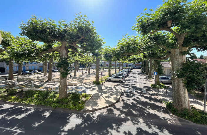 Dans le village de Castelmoron sur Lot, proche de toutes commodités, maison de ville de type T3,  de 87,20 m2. Vous apprécierez cette maison pour la taille de ses pièces. Cette maison comprend une grande pièce de vie de 26,25 m2,  une cuisine indépendante — photo 5
