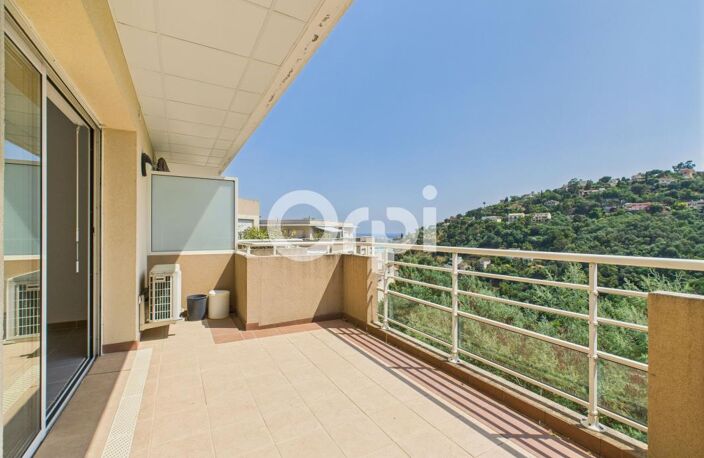 RÉSIDENCE DE STANDING - PISCINE - SALLE DE SPORT - TENNIS - APERÇU MER — photo 2