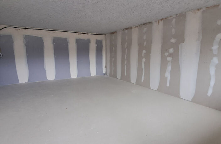 Local d'activité BASSENS centre 39m² — photo 2