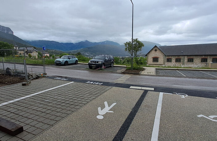 Local d'activité BASSENS centre 39m² — photo 3