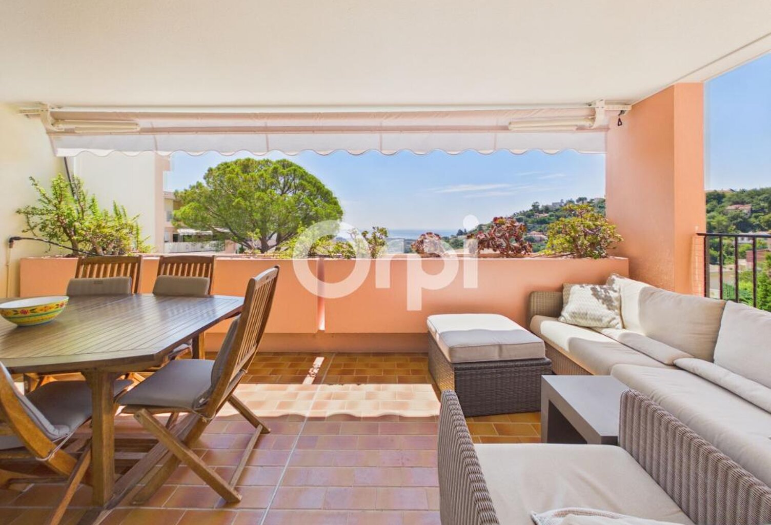 DOMAINE DE BELLEVUE - T4 de 110m² - VUE MER - 2 PARKINGS + CAVE - ETAT PARFAIT — photo 1