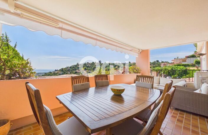 DOMAINE DE BELLEVUE - T4 de 110m² - VUE MER - 2 PARKINGS + CAVE - ETAT PARFAIT — photo 2