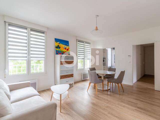 Appartement À Vendre — photo du bien