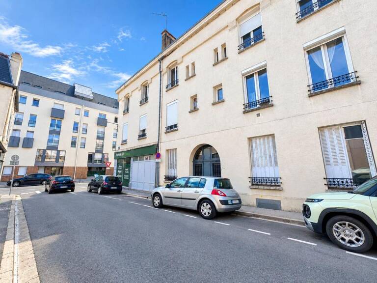 Appartement À Vendre — photo 1