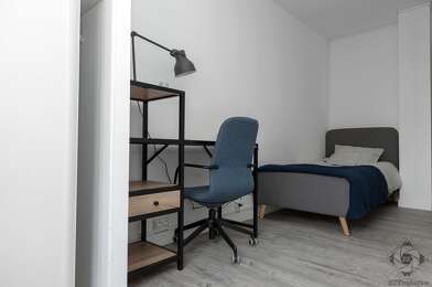 Appartement 1 pièces 325 €