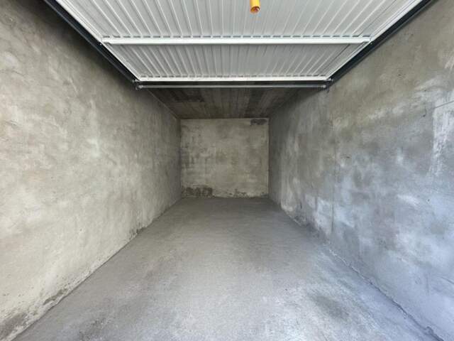 Garage fermé sécurisé - Opportunité Annecy — photo du bien