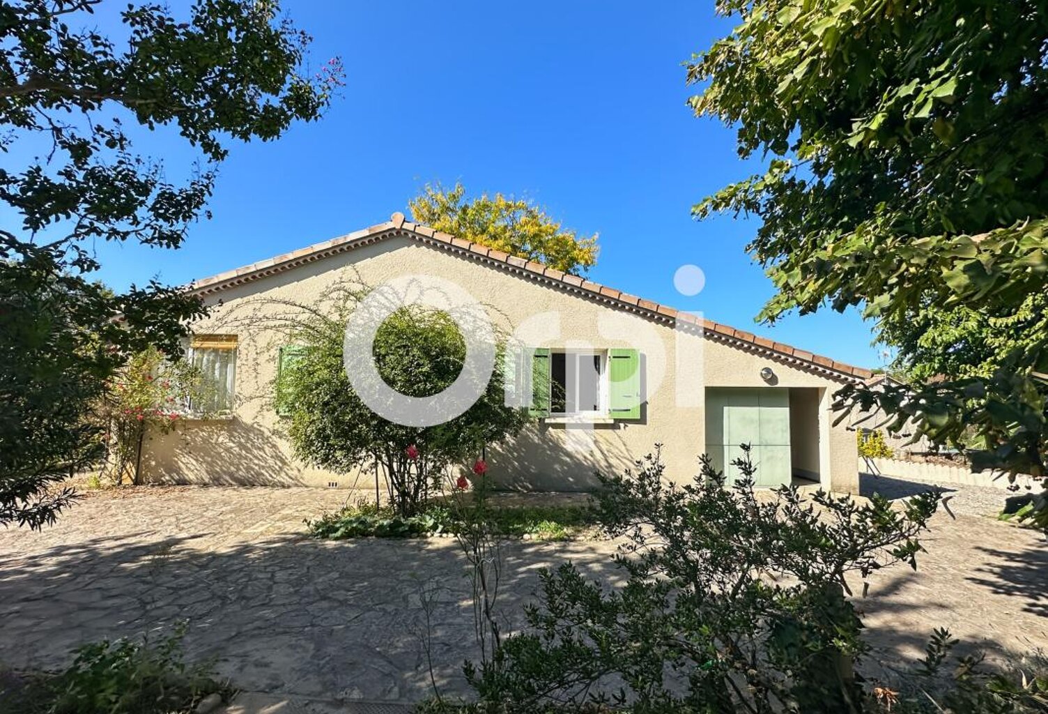 Maison À Vendre sur beau terrain — photo 1