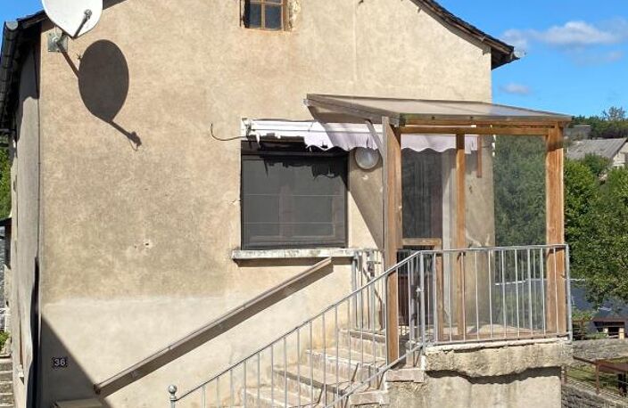 Petit prix, grand potentiel : maison de village à réinventer à Coussergues — photo 3
