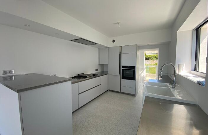 LE CONQUET : Maison entièrement rénovée avec vue mer imprenable ! — photo 4
