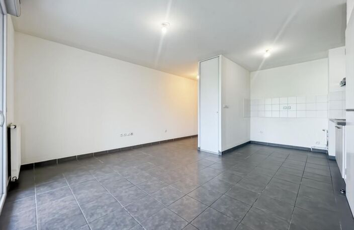 Toulouse, Trois Cocus, appartement à vendre 3 pièces dans une impasse calme avec terrasse et place de parking sous-sol — photo 2