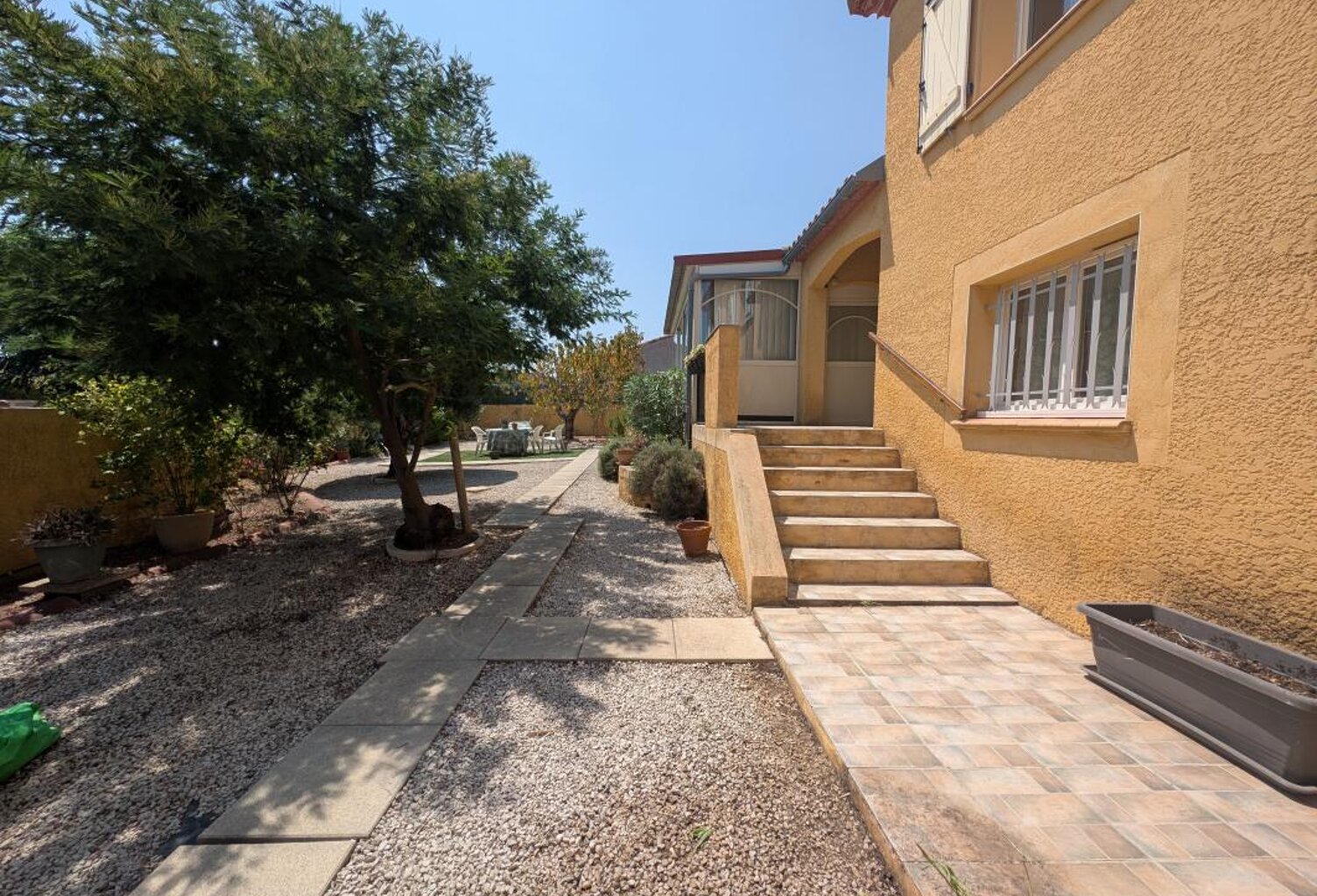 ROUJAN – Villa 4 chambres en parfait état — photo 1