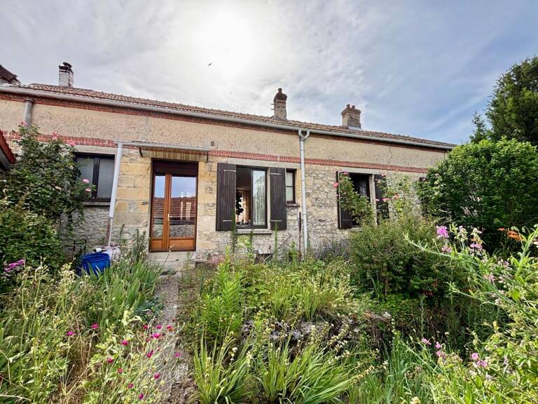 Maison avec dépendances, cour et jardin — photo 1