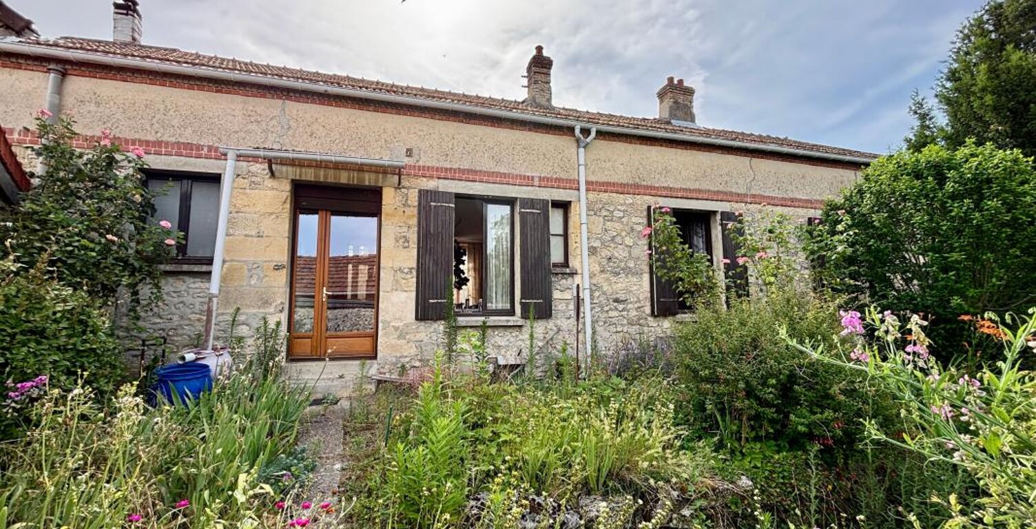 Maison avec dépendances, cour et jardin — photo 1