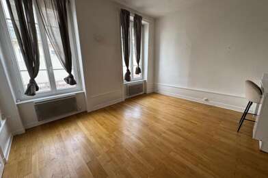 Appartement 2 pièces 810 €