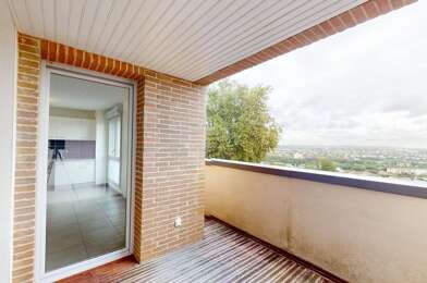 Appartement 3 pièces 885 €