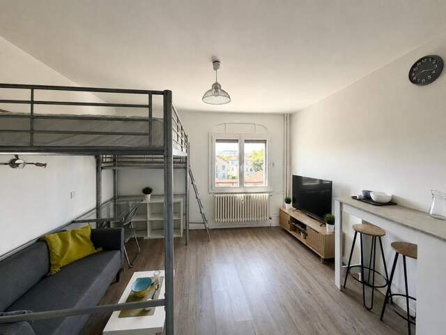 Appartement À Vendre — photo du bien