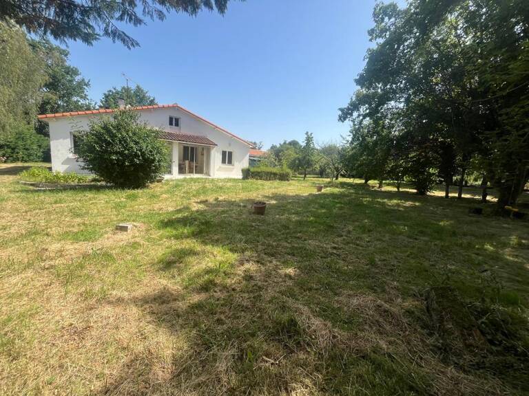 Maison 130 m² - Chaniers — photo 1