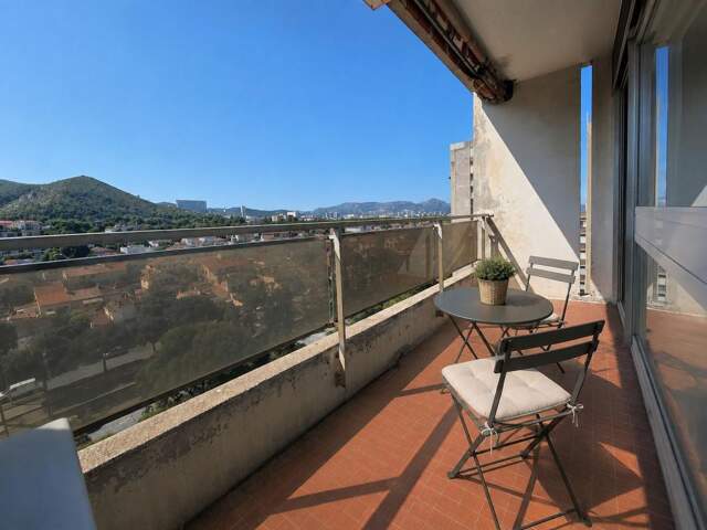 Appartement À Vendre T4/5 de 95m²- Lumineux et Spacieux - Grand balcon vue dégagée - Cave - Place Privative - Secteur st Tronc 13010 Marseille — photo du bien