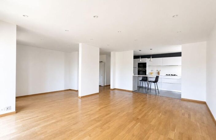 Appartement À Vendre T4/5 de 95m²- Lumineux et Spacieux - Grand balcon vue dégagée - Cave - Place Privative - Secteur st Tronc 13010 Marseille — photo 4