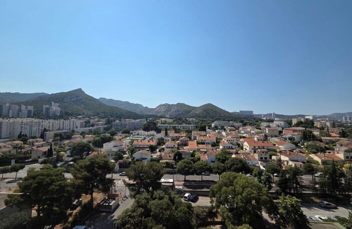 Appartement À Vendre T4/5 de 95m²- Lumineux et Spacieux - Grand balcon vue dégagée - Cave - Place Privative - Secteur st Tronc 13010 Marseille — photo 5
