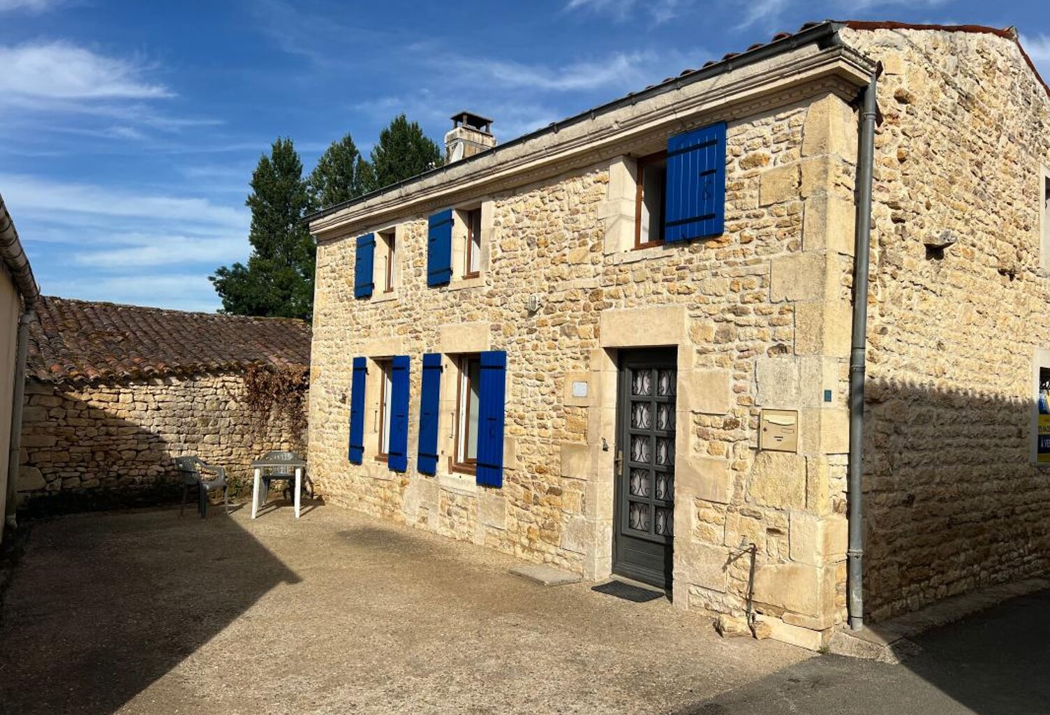 Maison Charentaise secteur RIOUX — photo 1