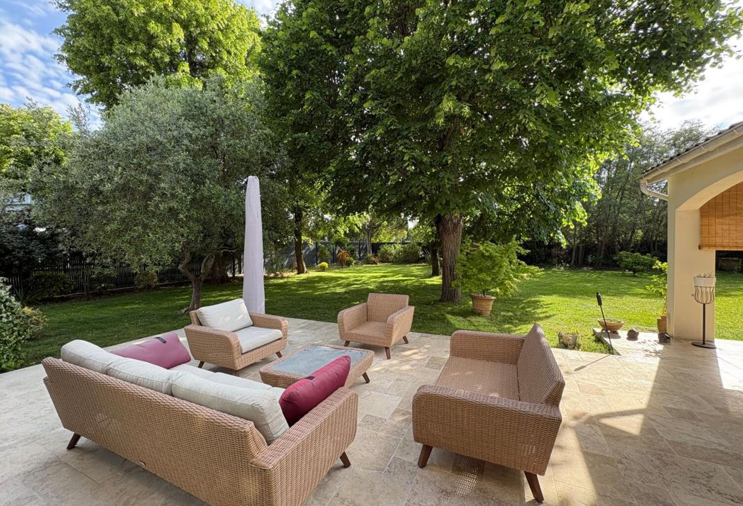 Splendide propriété contemporaine : un havre de paix confidentiel en plein cœur de Lardenne — photo 1