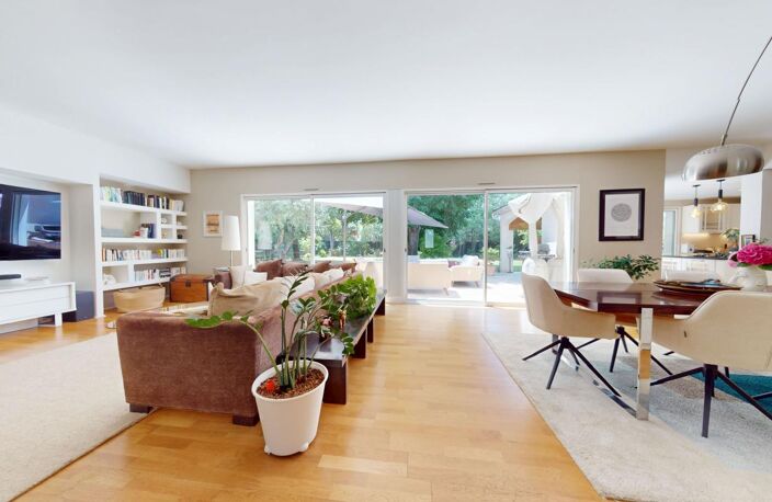 Splendide propriété contemporaine : un havre de paix confidentiel en plein cœur de Lardenne — photo 2