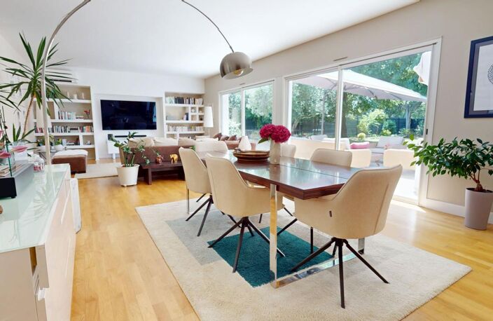 Splendide propriété contemporaine : un havre de paix confidentiel en plein cœur de Lardenne — photo 3