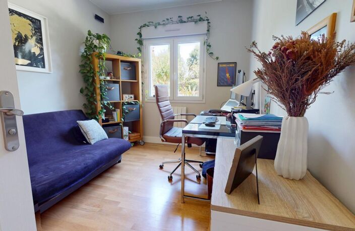 Splendide propriété contemporaine : un havre de paix confidentiel en plein cœur de Lardenne — photo 5