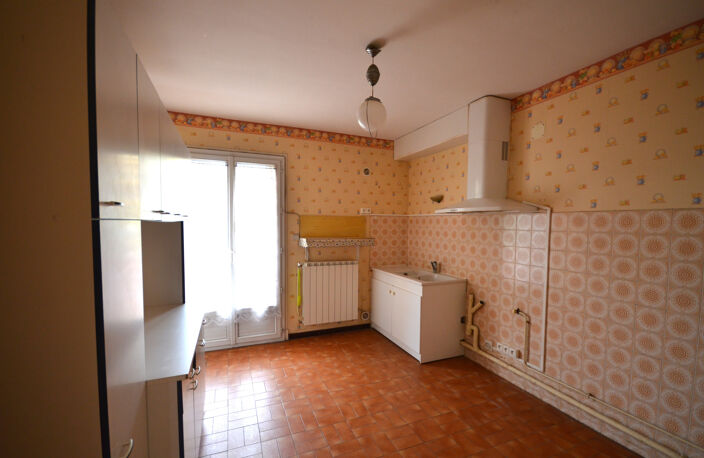 Appartement T4 avec 2 balcons + garage — photo 4