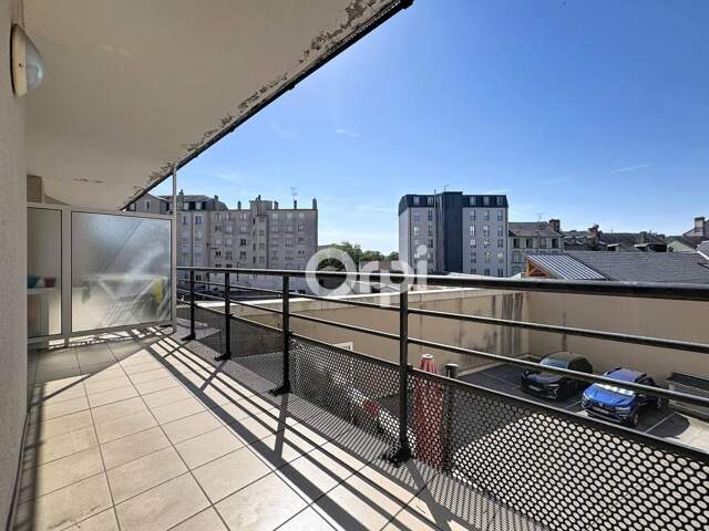 Appartement T4 Limoges centre- à deux pas de la gare des bénédictins avec terrasse, garage et ascenseur — photo du bien