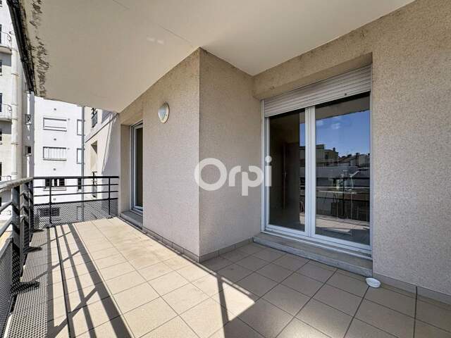 Appartement T4 Limoges centre- à deux pas de la gare des bénédictins avec terrasse, garage et ascenseur — photo du bien