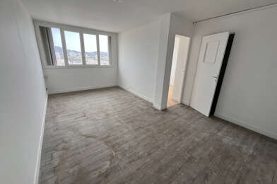 Appartement 3 pièces 890 €