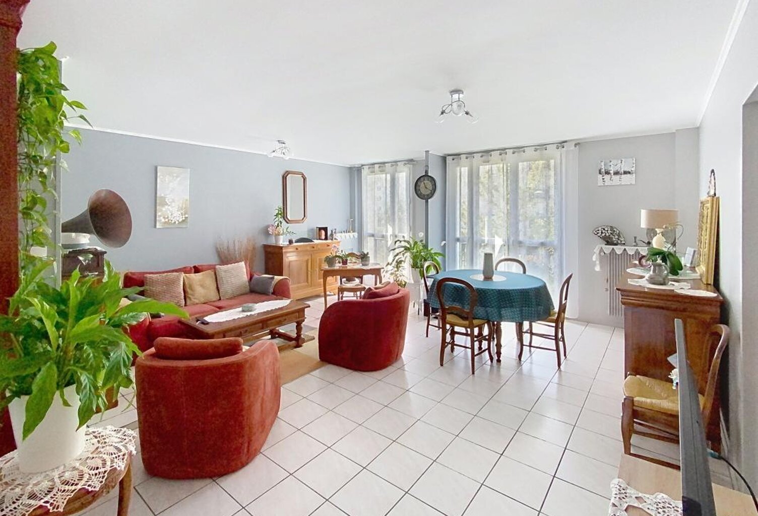 Appartement À Vendre avec deux caves — photo 1