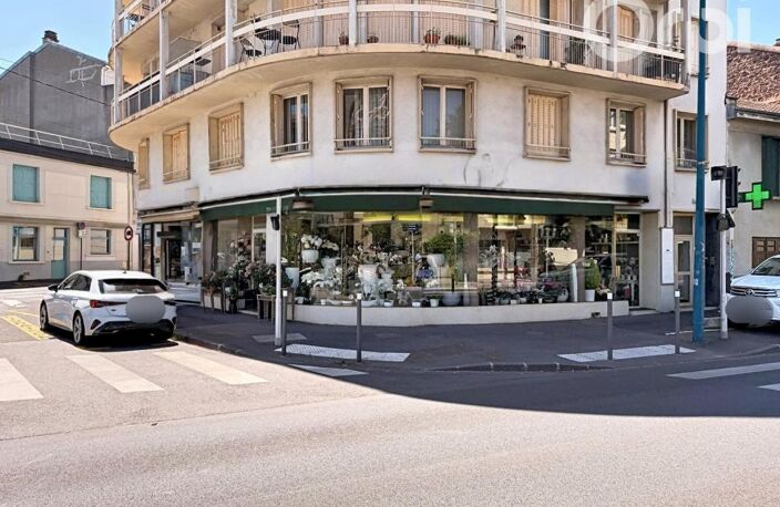CLERMONT-FERRAND, Local commercial de 80m2 - réserve de 60m2 - Bel Emplacement — photo 4