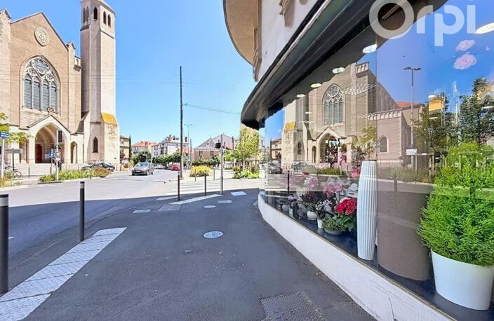 CLERMONT-FERRAND, Local commercial de 80m2 - réserve de 60m2 - Bel Emplacement — photo 5