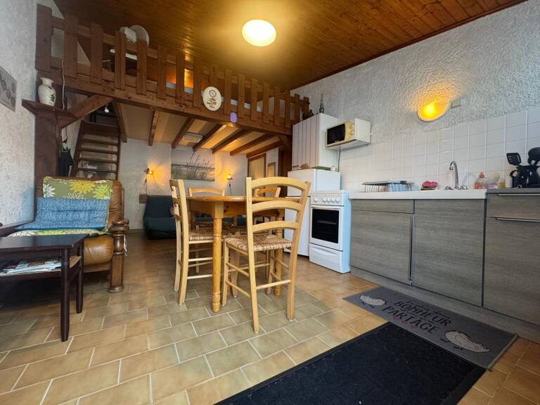 Maison À Vendre - GRAND VILLAGE — photo 1