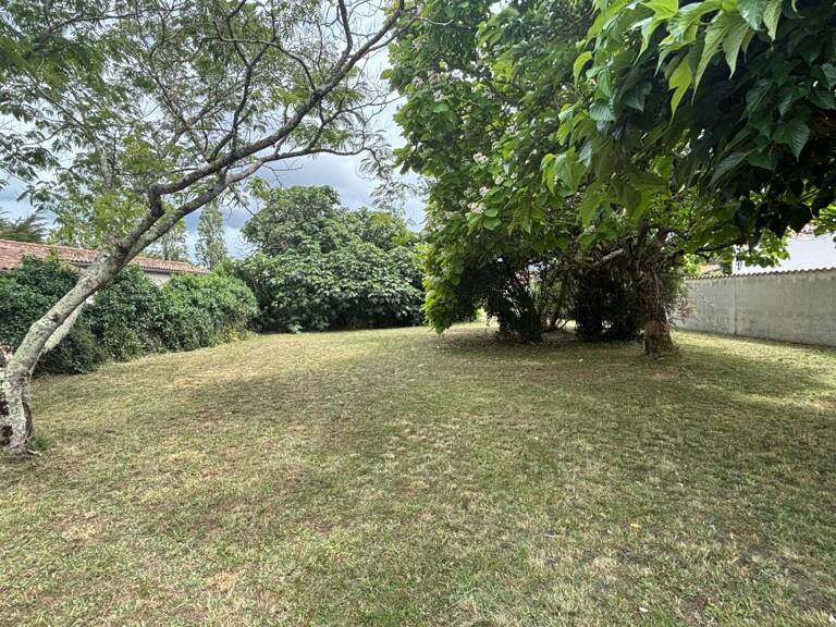 Beau terrain à bâtir plat et arboré, proche commodités — photo 1
