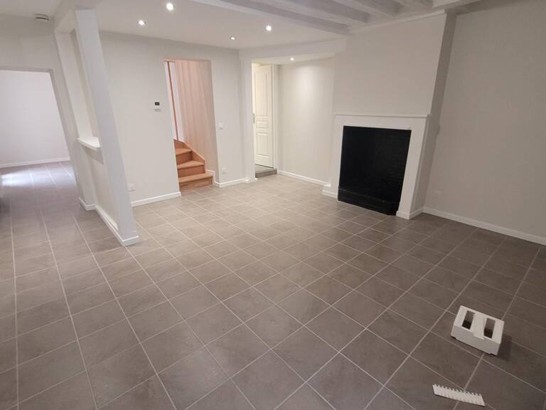 Maison de ville de 90 m2 avec 3 chambres entièrement rénovée — photo 1