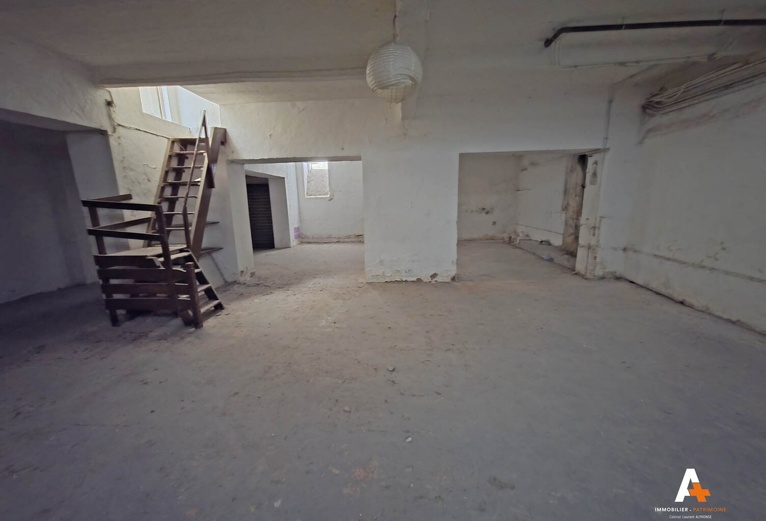 Marseille 13005/ Local de 98 m2 avec usage commercial possible — photo 1