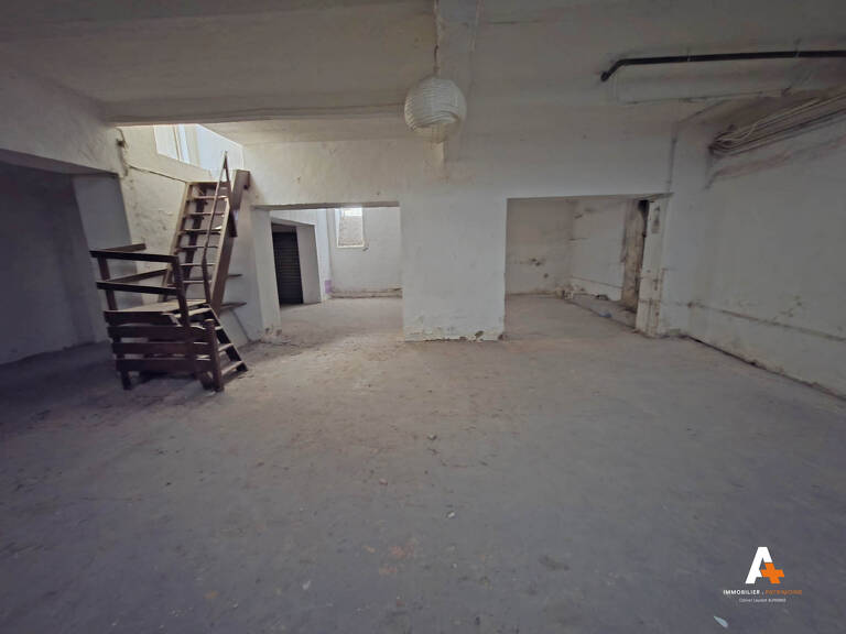 Marseille 13005/ Local de 98 m2 avec usage commercial possible — photo 1
